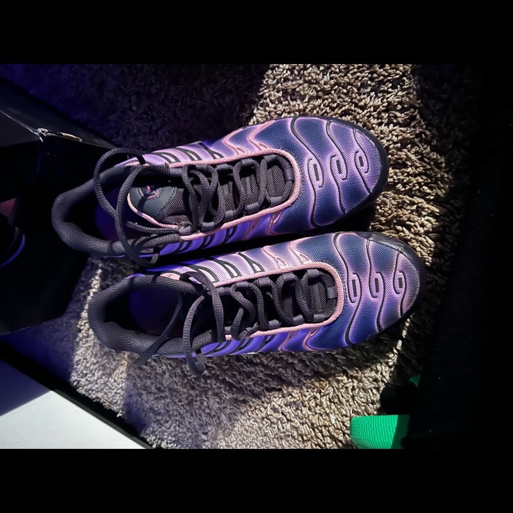 Nike - Picture 2 of 2
